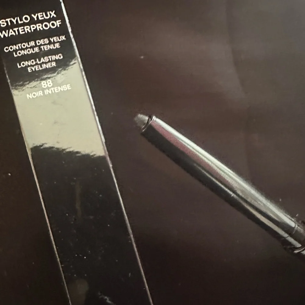 Chanel Stylo Yeux Waterproof Long-Lasting Eyeliner - Noir Intense - Picture 3 of 4
